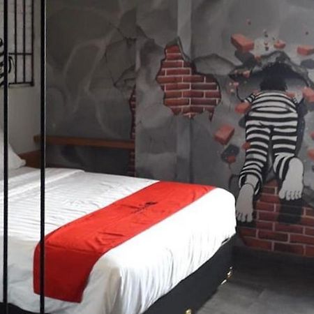 Reddoorz Plus @ Doorman Guest House Bandung Exterior photo